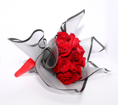 RED ROSE PETITE BOUQUET